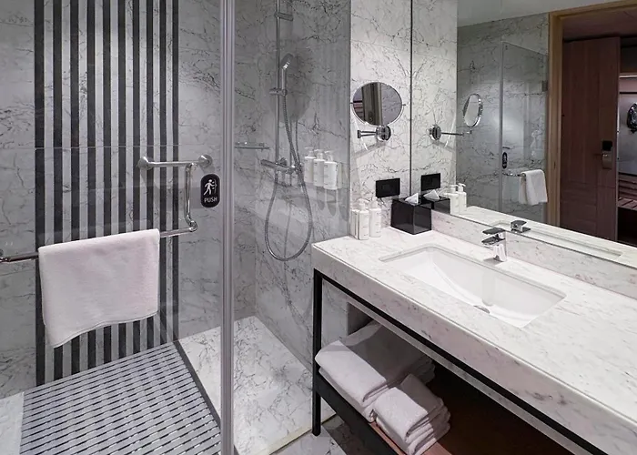 Mercure Sukedhara Heights Hotel 5*